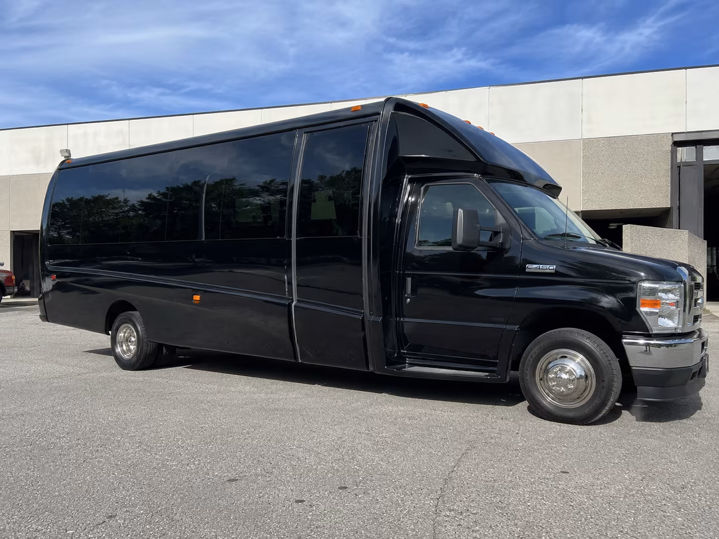 bridal party minibus rentals for grand rapids wedding days