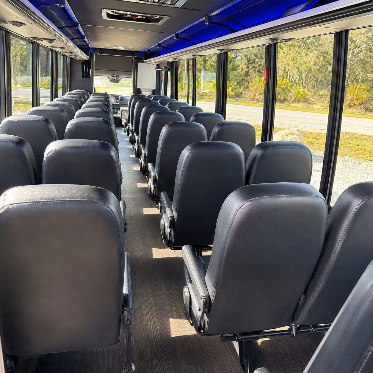 charter buses for large group wine tours along the leelanau peninsula