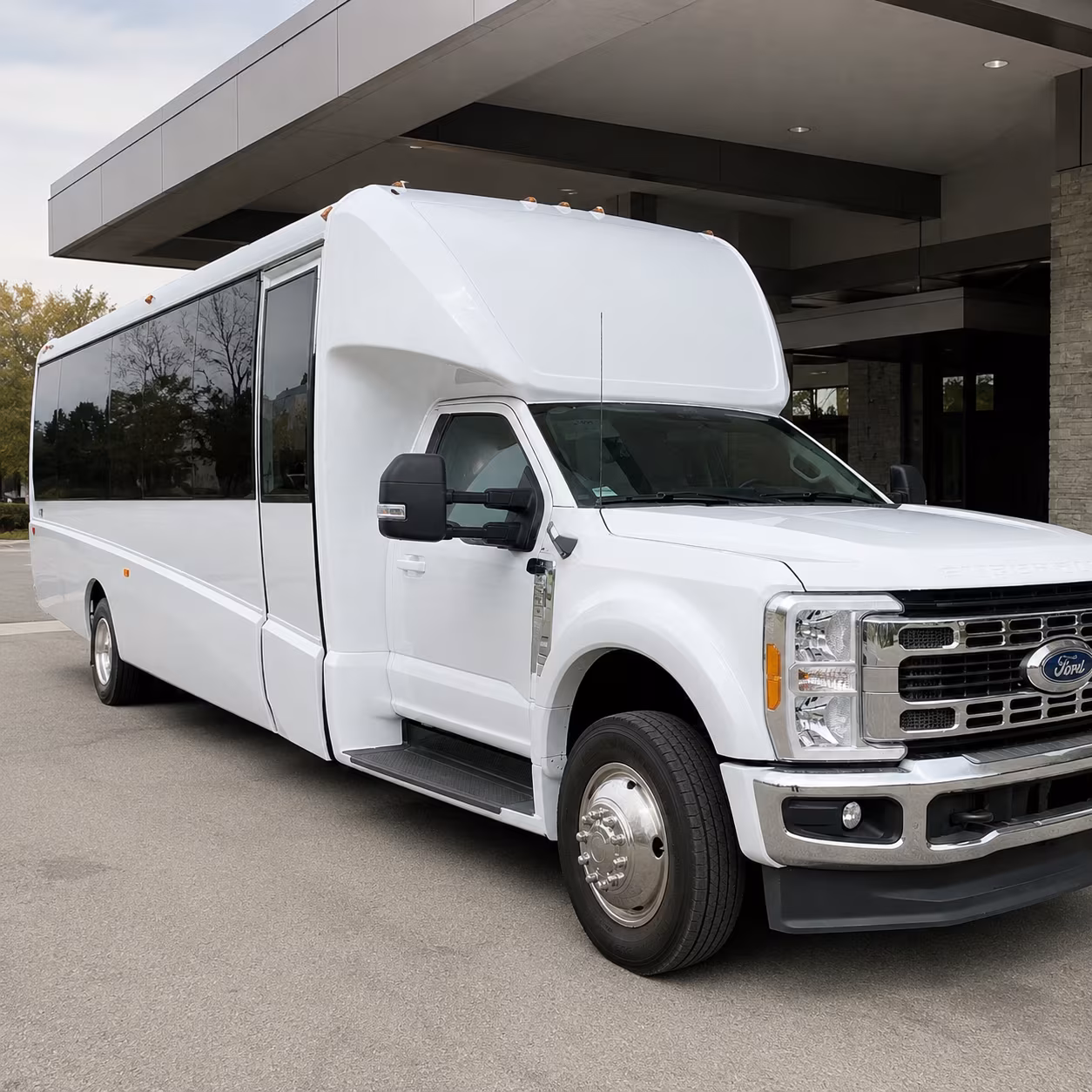 corporate airport transfer buses to gerald r ford international airport