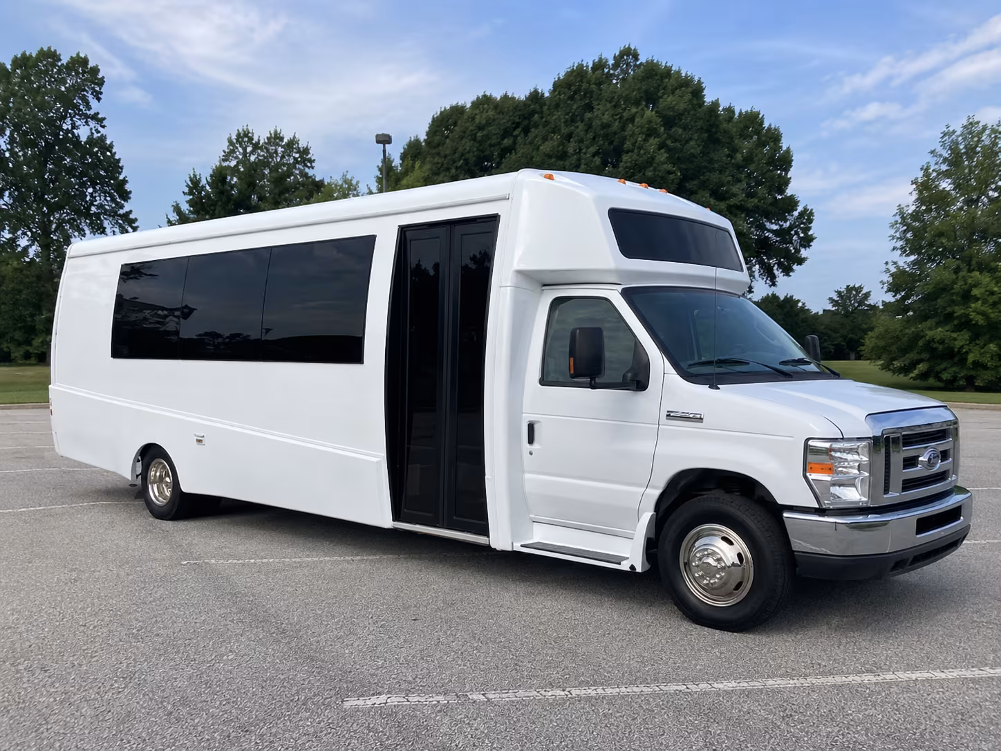 grand rapids 18 passenger party bus